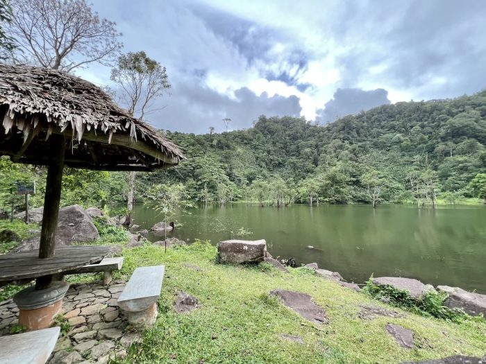 Kabalin-an Pond Hut at Balinsasayao Twin Lakes