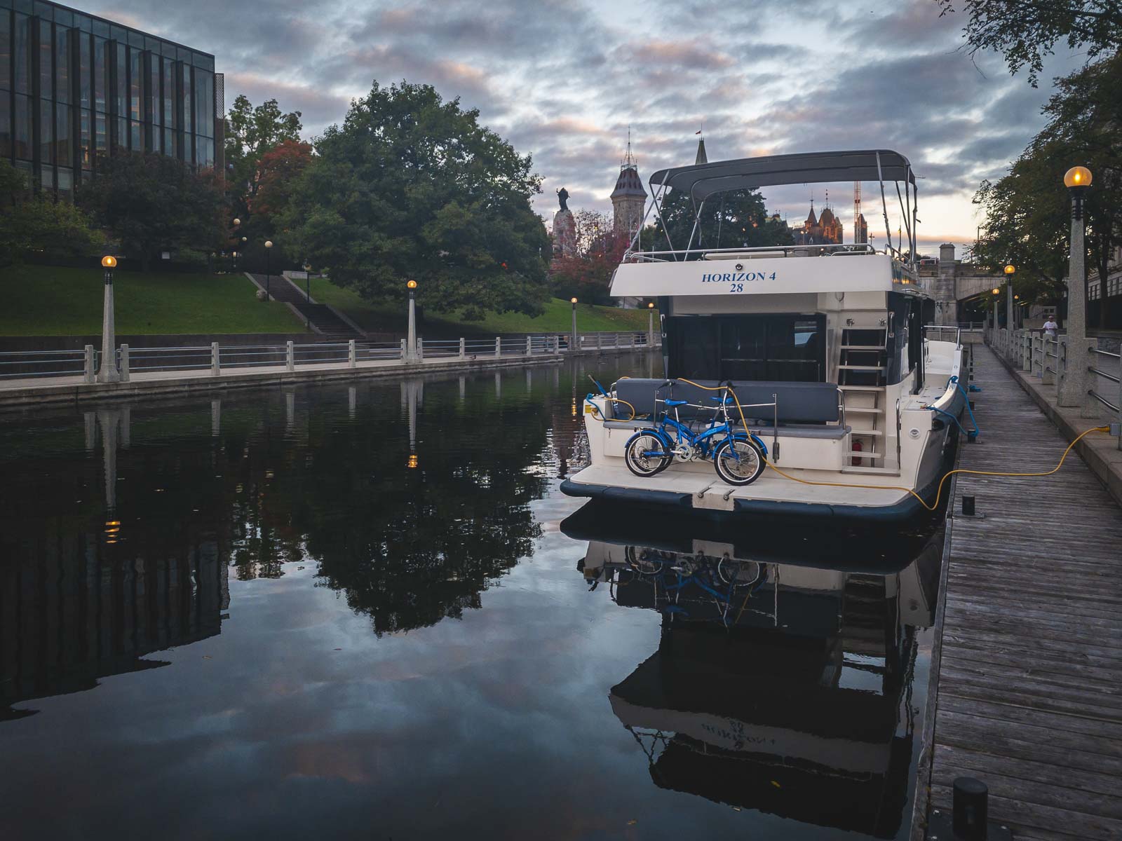 Ottawa Canal Downtown slip Le Boat